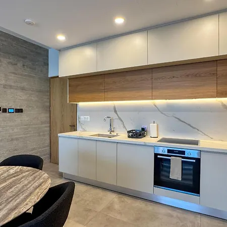 Malberry Park 304 - Modern 2 Bedroom With Pool, Gym, Jaccuzi *