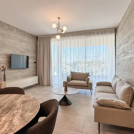 Malberry Park 304 - Modern 2 Bedroom With Pool, Gym, Jaccuzi Apartman *