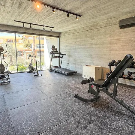 Malberry Park 304 - Modern 2 Bedroom With Pool, Gym, Jaccuzi *