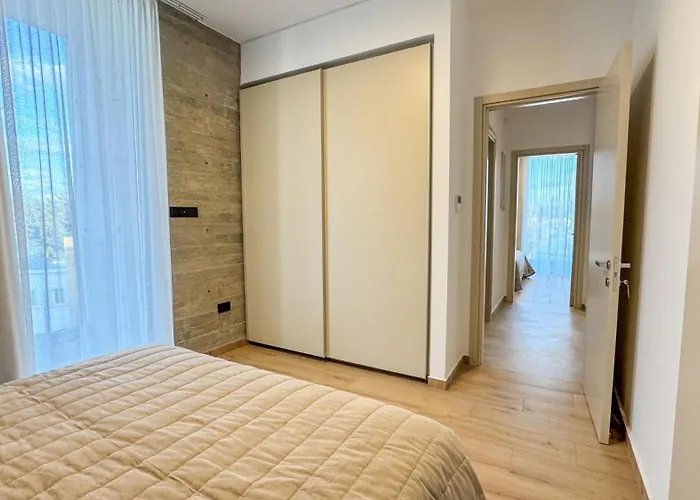 Malberry Park 304 - Modern 2bedroom With Shared Heated Pool, Sauna, Gym, Jacuzzi