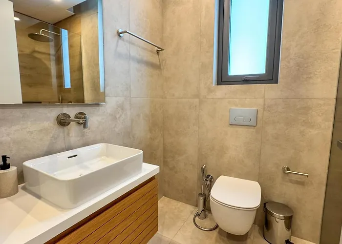 Malberry Park 304 - Modern 2bedroom With Shared Heated Pool, Sauna, Gym, Jacuzzi * Paphos