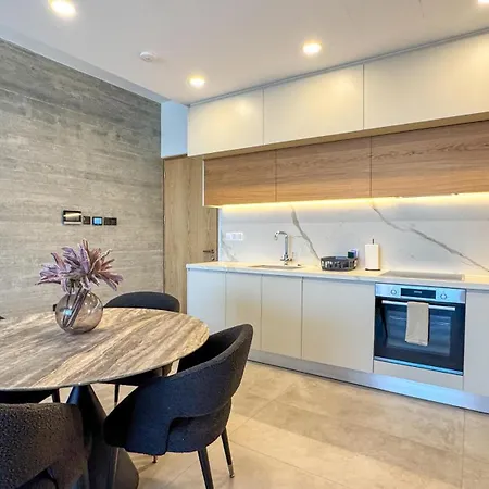 Malberry Park 304 - Modern 2bedroom With Shared Heated Pool, Sauna, Gym, Jacuzzi * Paphos